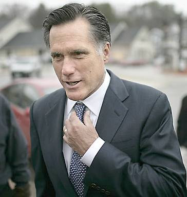 ROMNEY+HAND+TO+TIE+KNOT.jpg