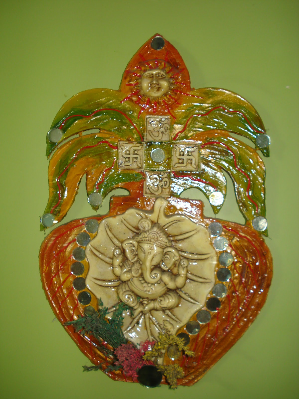 Rose n Wrap Ganesha Wall Hanging
