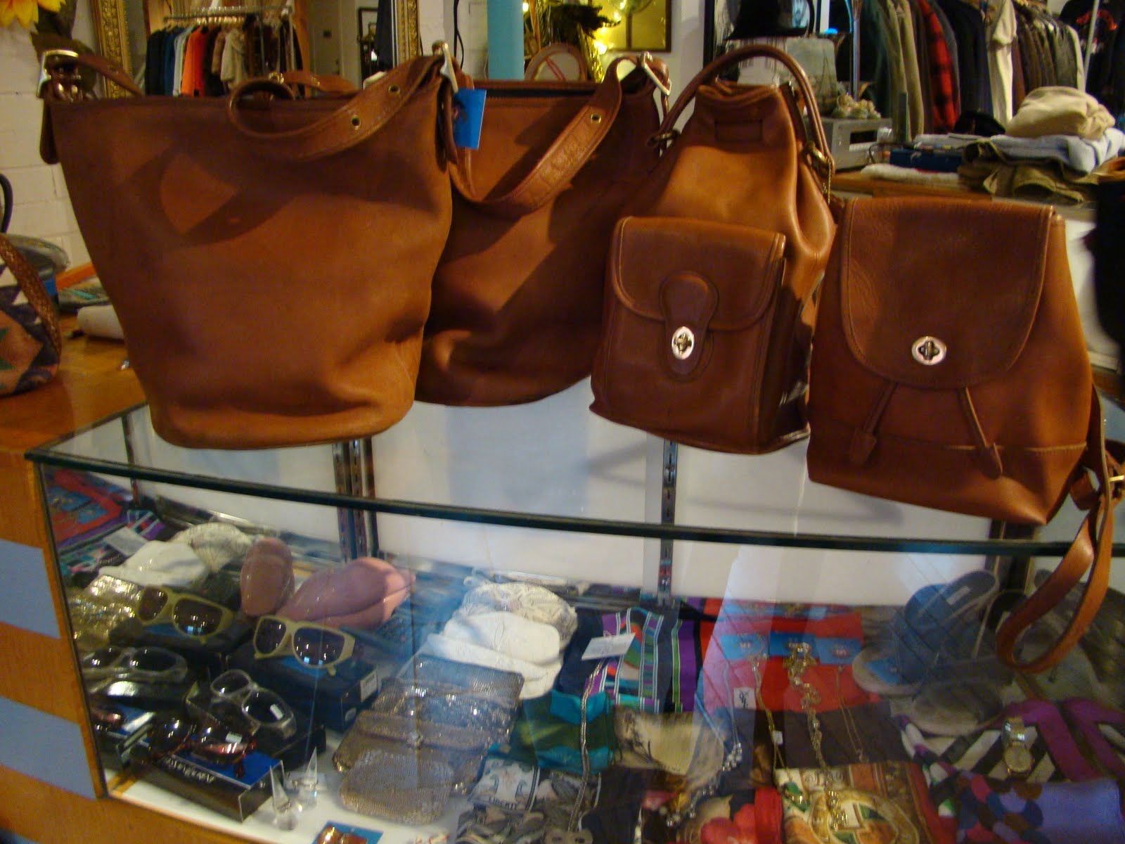 HOUSE OF VINTAGE CLASSIC LEATHER BAGS