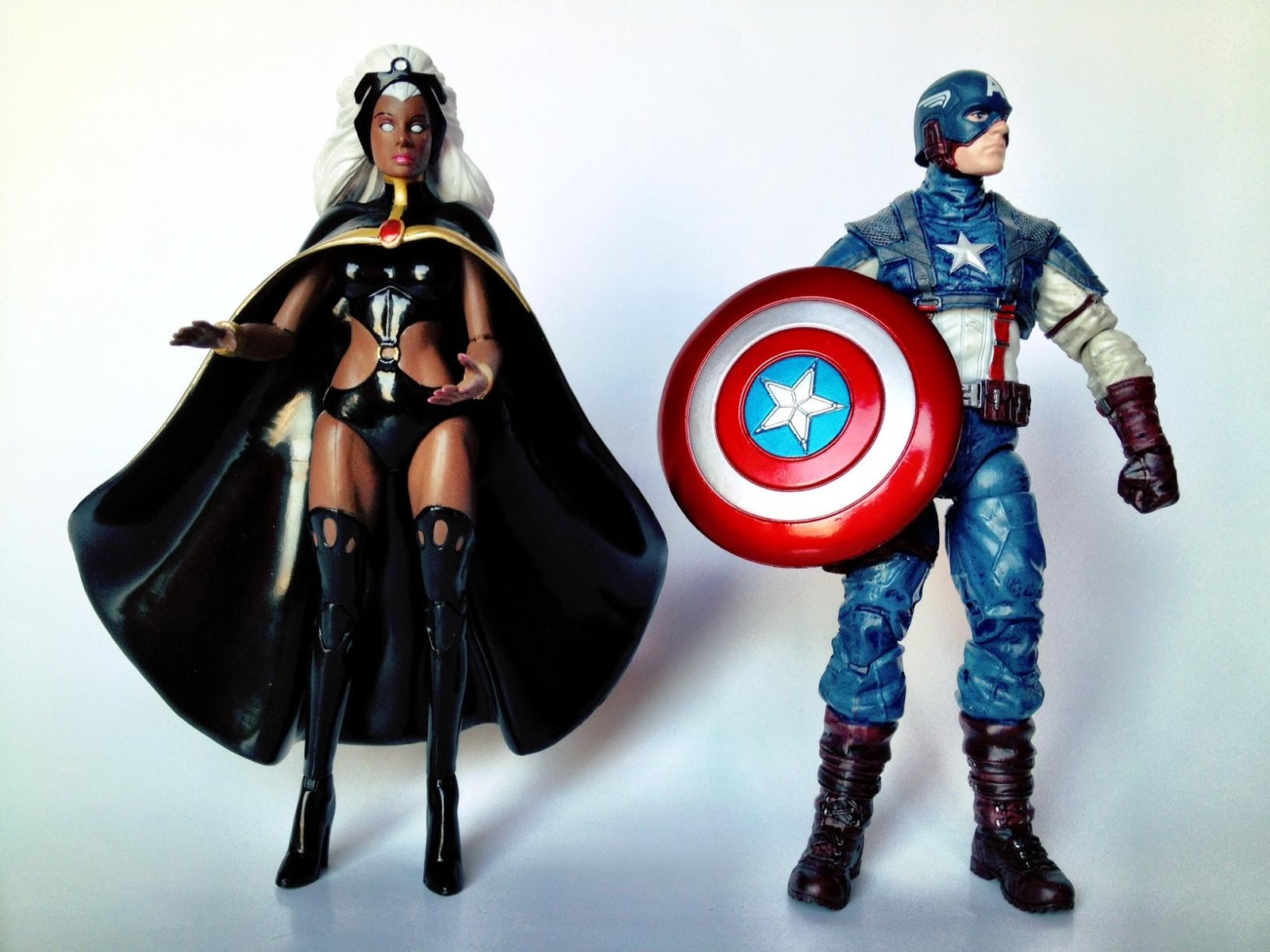 Combo's Action Figure Review Storm (Marvel Select)