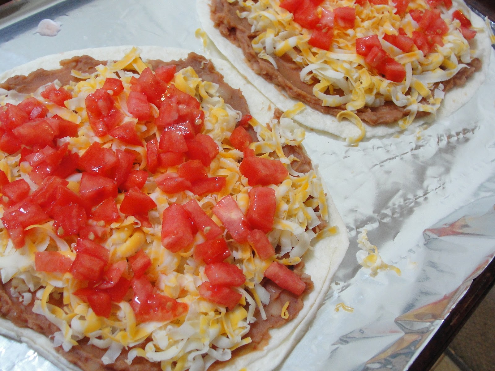 C Mom Cook: Mexican Tortilla Pizza