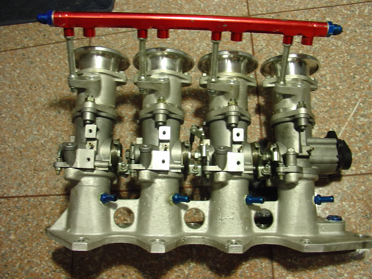 Mivek4doddle Bigger Throttlebody & Intake Manifold VS ITBs