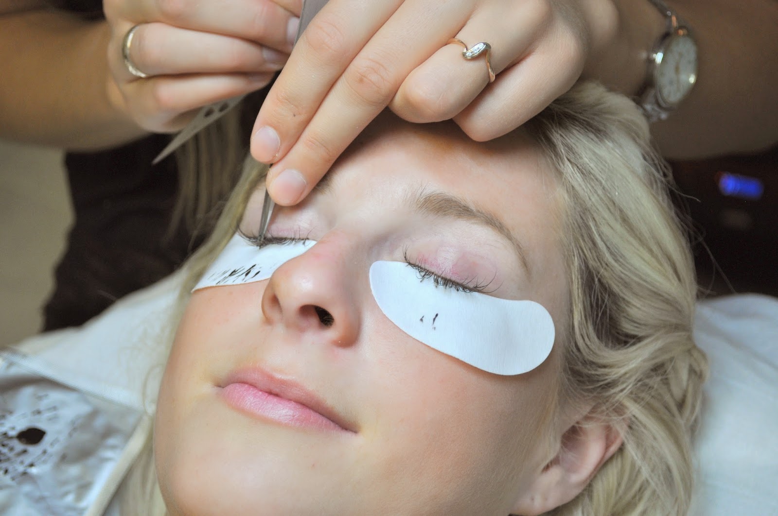 THE BLONDE LATTE All About EyeLash Extensions by Kristina (amazing