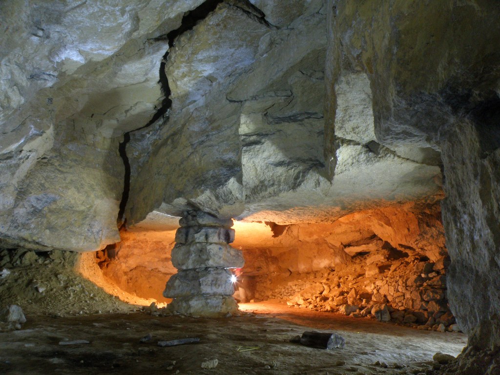 Spéléologie et Carrières souterraine. Les grottes de st vaast