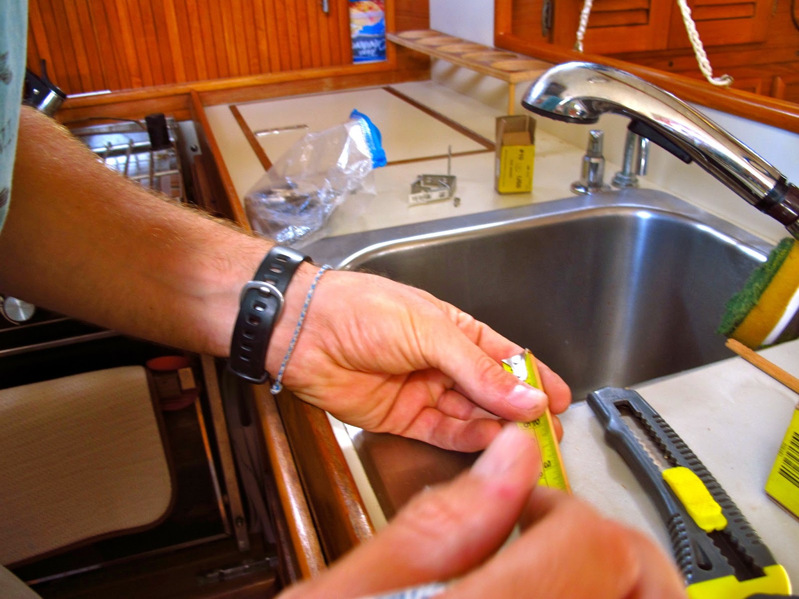 Windtraveler Boat Wine Rack