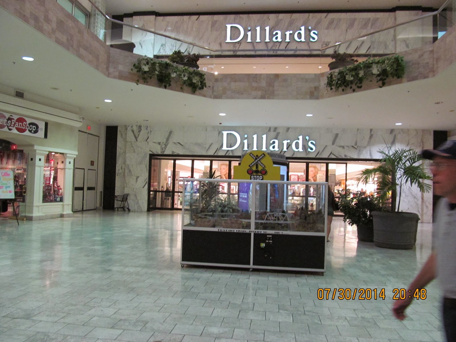 Dillard's Oak View Mall Omaha