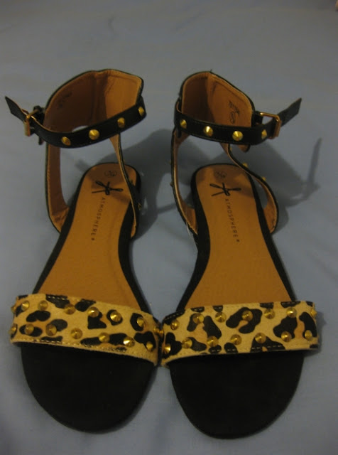sandalias planas leopardo zara