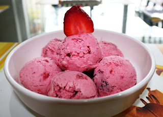 स्ट्रॉबेरी आईस्क्रीम