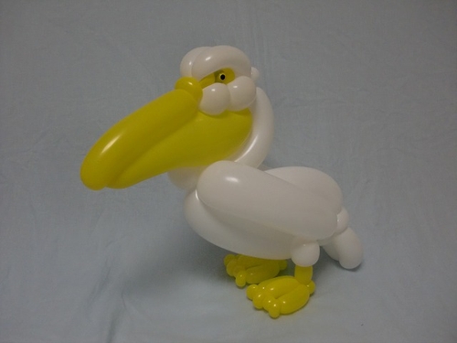 25-Pelican-Masayoshi-Matsumoto-isopresso-3D-Balloon-Sculptures-Animals-Insects-and-Human-www-designstack-co