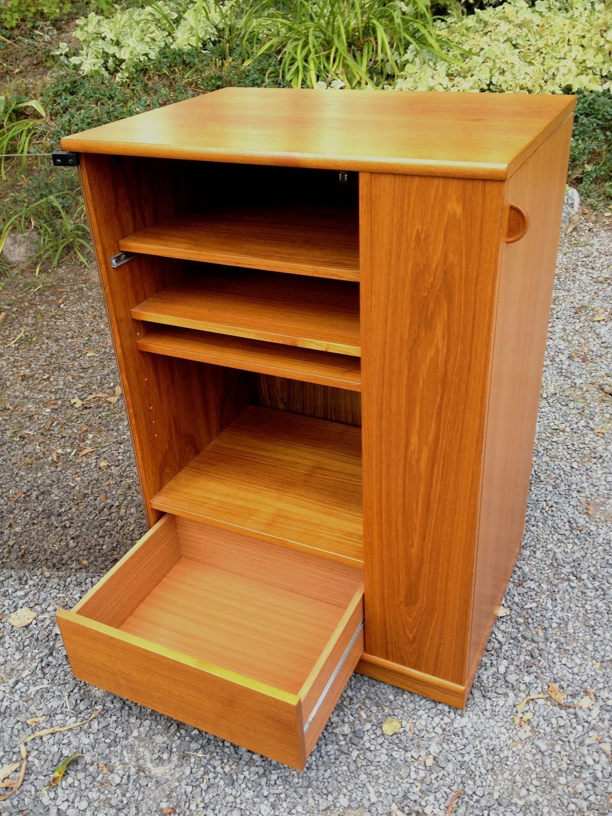 Tribute 20th Decor Vintage Teak