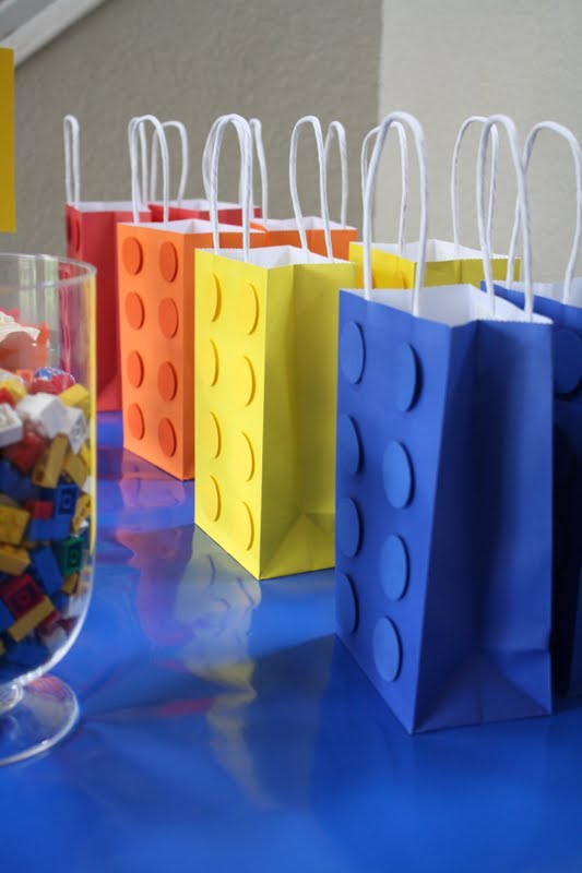 Lego block party bags // Love this DIY idea!