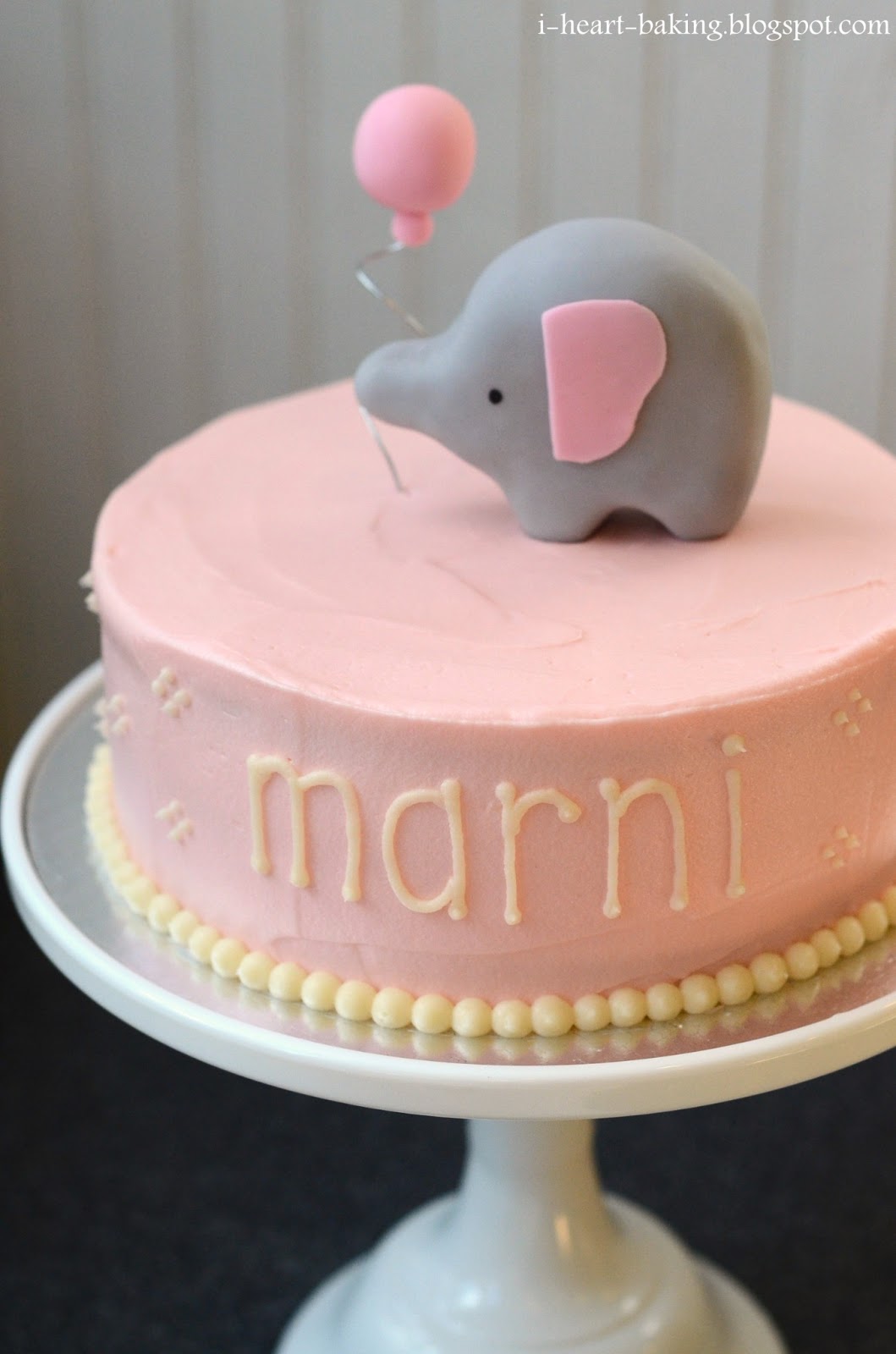 http://1.bp.blogspot.com/-iZA2MTPBmoI/UPBowBDlJ-I/AAAAAAAAHT4/tCoTHB7jVFM/s1600/cake_elephantBabyShower_DSC_8859.JPG