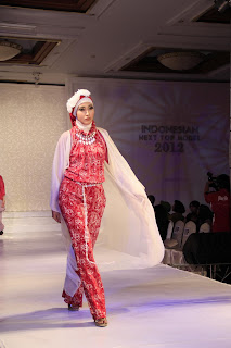 Busana Muslim Batik by Ina Priyono
