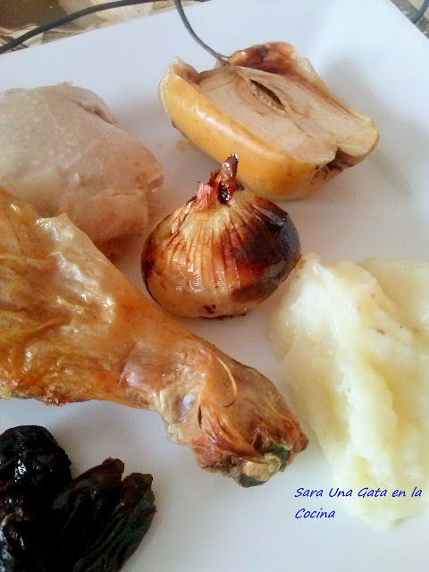 Pollo Asado Con Manzana Y Ciruelas
