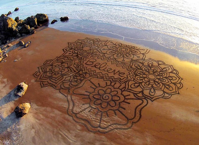A Man Takes A Single Rake to The Beach… When You Zoom Out And See It’ll Blow Your Mind! A Man Takes A Single Rake to The Beach… When You Zoom Out And See It’ll Blow Your Mind!