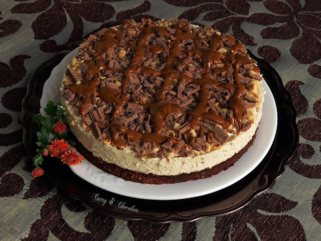 Tarta mousse de café con cobertura de chocolate, avellanas y dulce de leche – Coffee mousse cake Tarta mousse de café con cobertura de chocolate, avellanas y dulce de leche – Coffee mousse cake