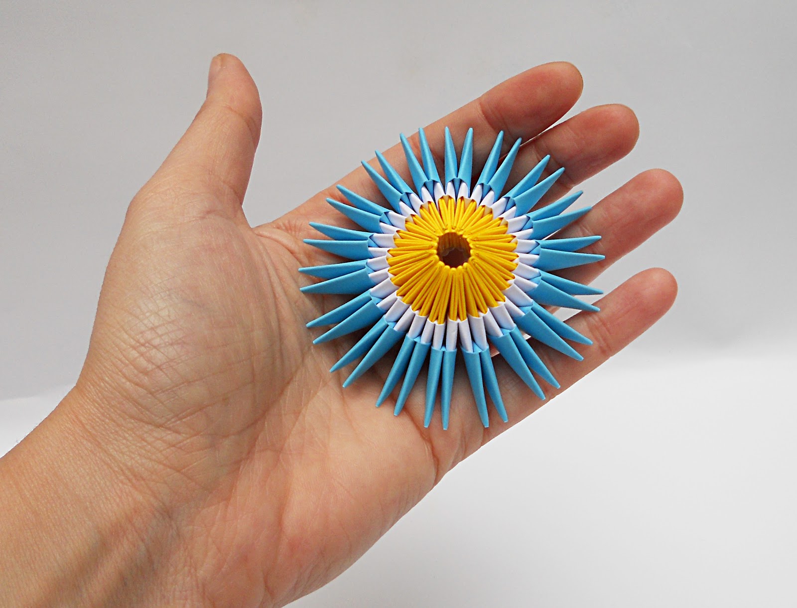 mas origami: Escarapela 3D