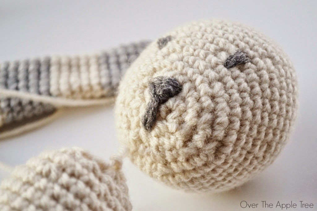 Crochet Baby Gift Set: star afghan with matching amigurumi bunny >> Over The Apple Tree