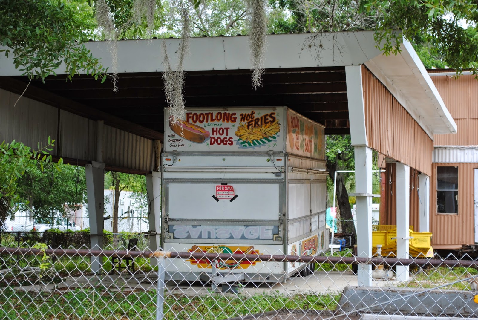 The Carpetbagger Gibsonton, FL Last Refuge of the Carnival