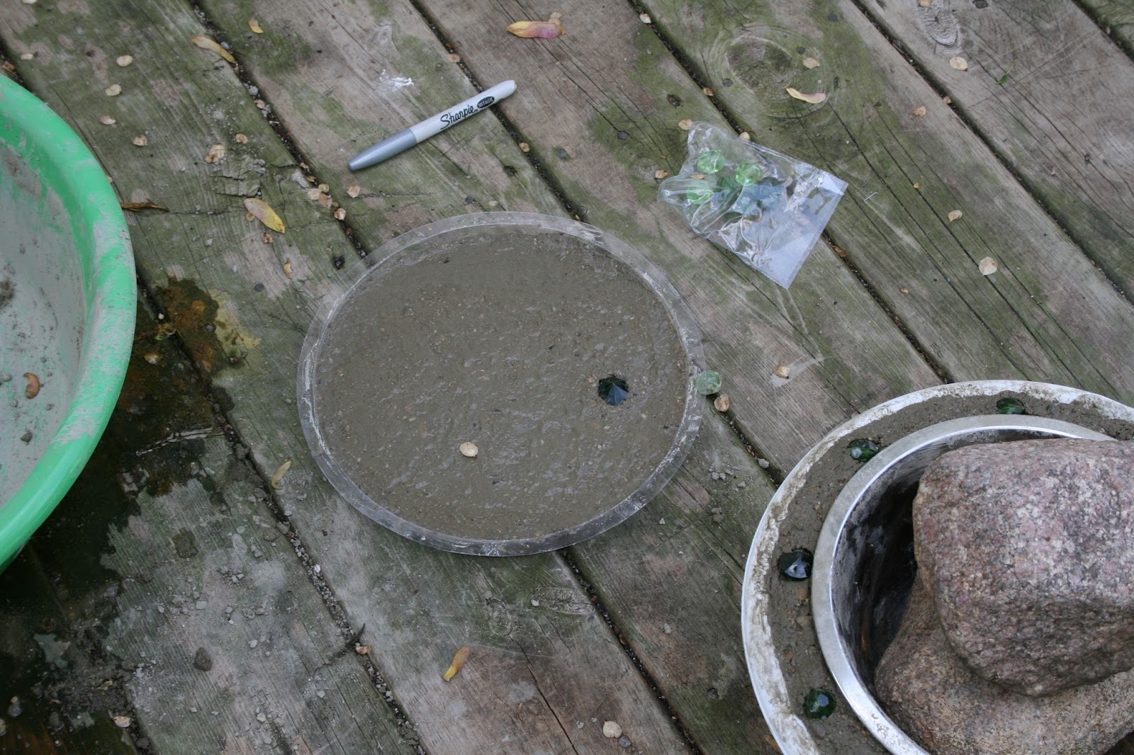 Ashley DIY DIY Concrete Bird Bath for Under Ten Bucks