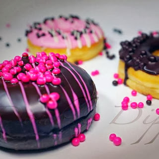 Double dipps donut dengan cokelat