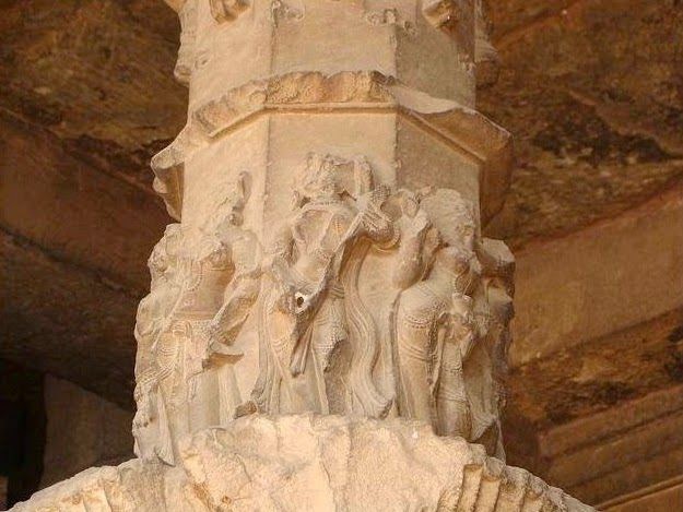 Hindu idols on pillars near Qutub minar complex
