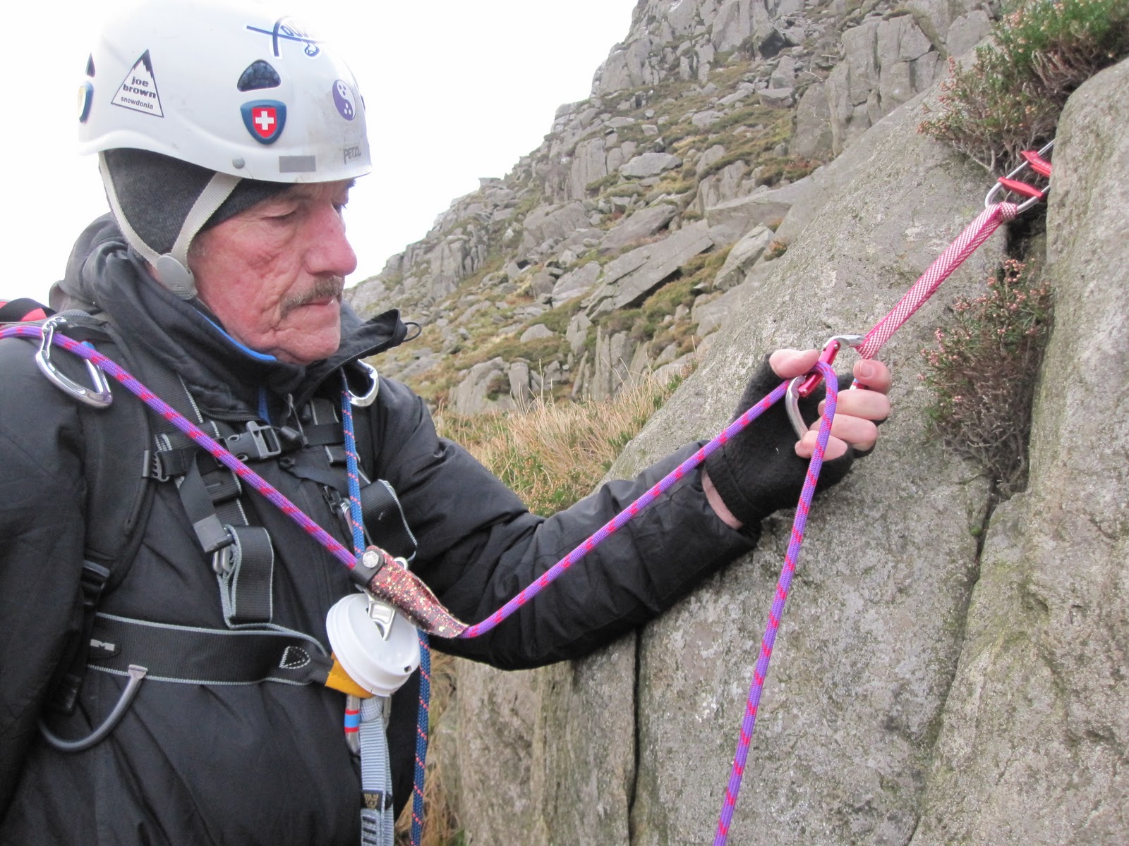 Rob Thornton's Solo Mountaineering Blog. SOLO SELFBELAY ON PETZLSHUNT.