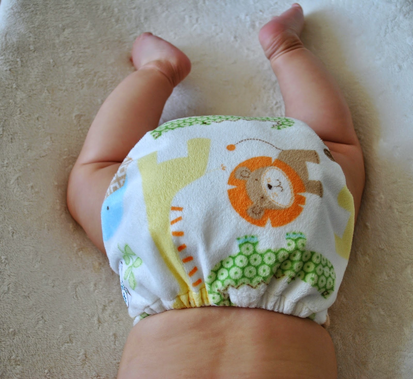Diary of a Fit Mommy Lil Bums Animal Print Diaper Review + GIVEAWAY!