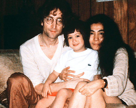 Resultado de imagen para el pequeño Sean junto con Yoko Ono