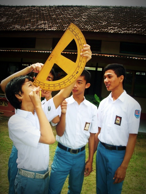 Sebastianus Ariest's blog: TRIGONOMETRI : Sudut elevasi dan sudut depresi