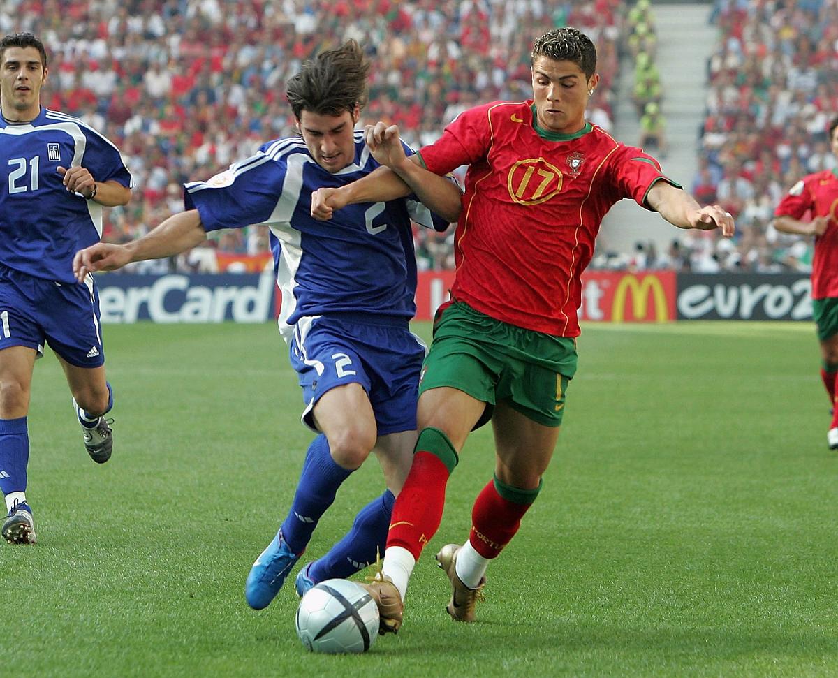http://1.bp.blogspot.com/-ij4CR1nxN3I/TlGn6gKzRLI/AAAAAAAAAB8/QBHW8-f4VsQ/s1600/Cristiano-Ronaldo-Portugal.jpg