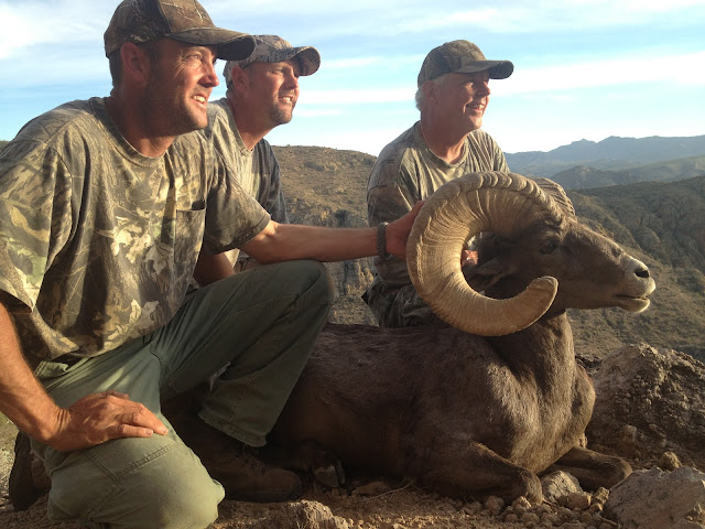Unit+22+Ernie+Meeske+Giant+Desert+Bighorn+Sheep+with+Jay+Scott+Outdoors+8.JPG