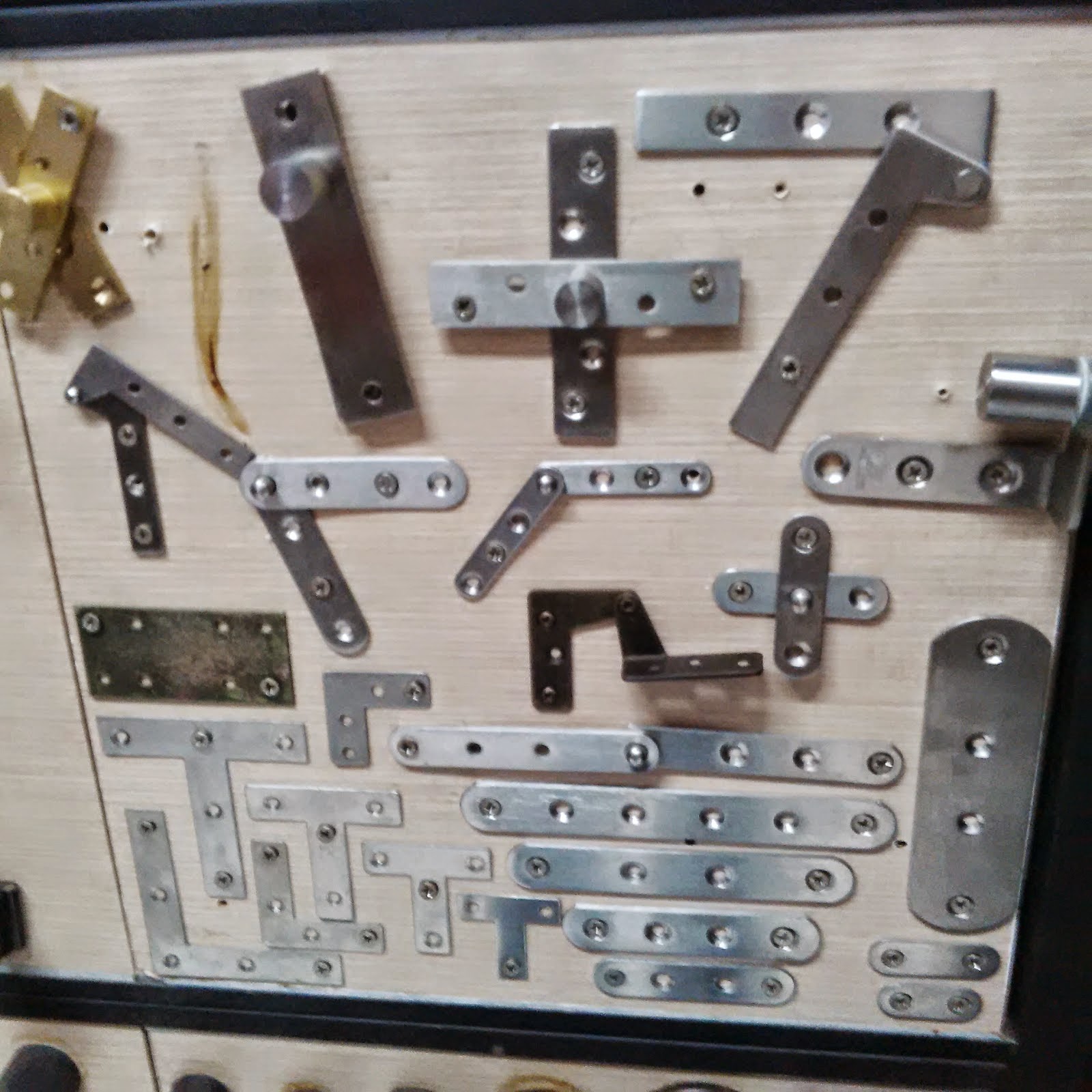 Engsel Pivot atau Engsel Geser Untuk Kayu Bintang Hardware Jual