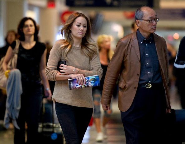 Lauren Conrad Arriving at LAX Airport December 18, 2011 – Star Style