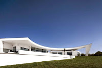 Stunning Arc House For A Little Serenity Coupled With A Lot Of Luxury Stunning Arc House For A Little Serenity Coupled With A Lot Of Luxury