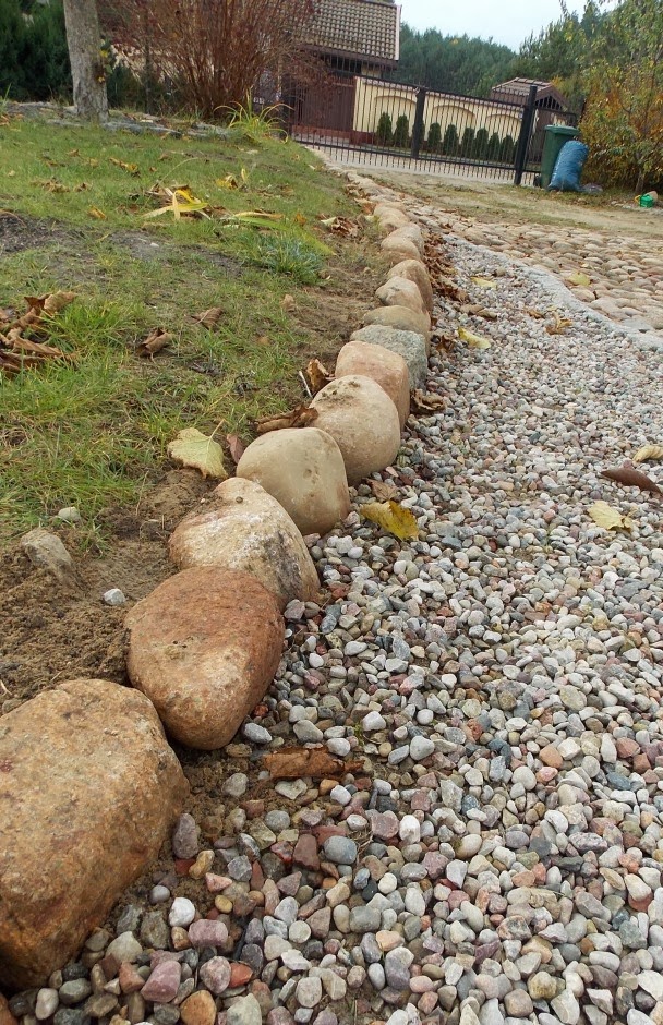 Aleja Kwiatowa - blog ogrodowy, ogrodniczy o kwiatach : Kamieniem i