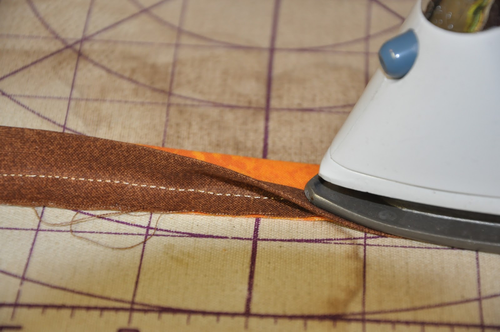 Pondering Cat Reversible Echoing Baby Quilt using the QuiltasYouGo