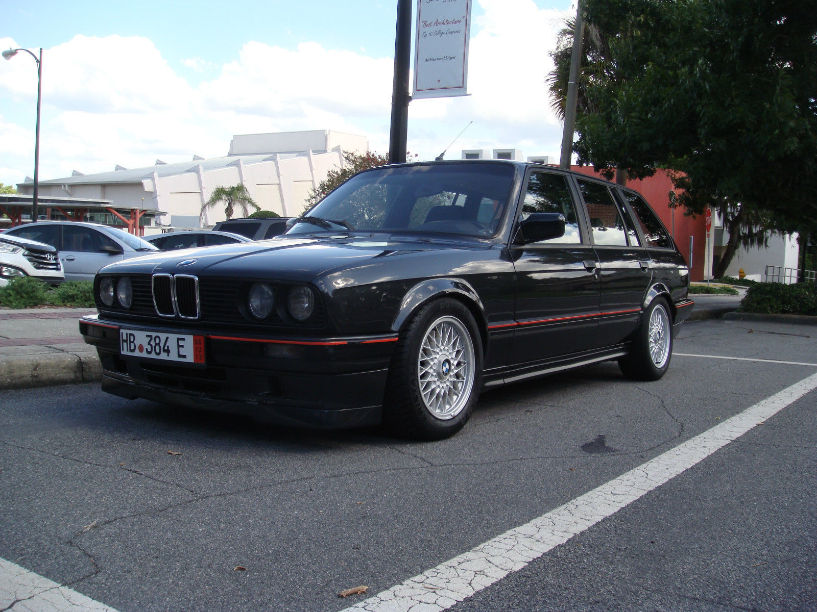BMW-320i-Touring-4.jpg