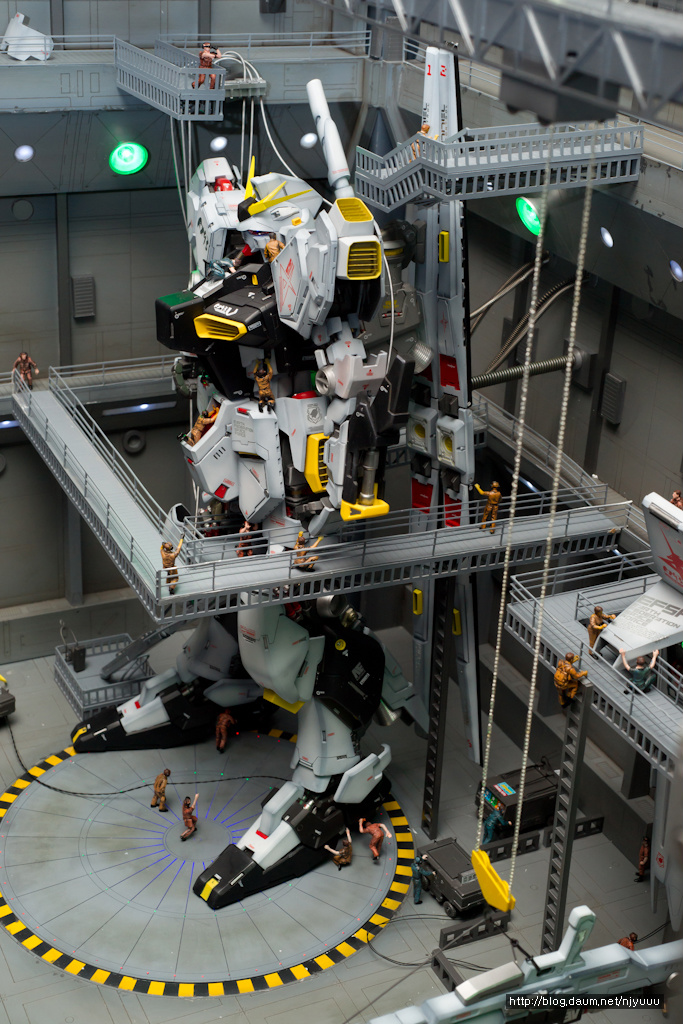 GUNDAM GUY GSystem 1/48 Nu Gundam Maintenance Bay Diorama Build