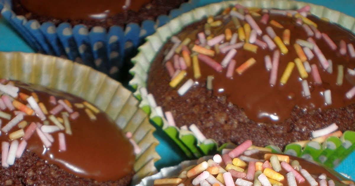 Served on a plate!: Chocolate fairy cakes