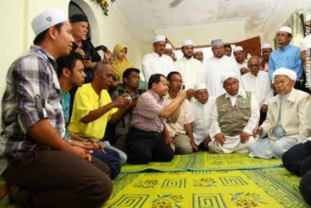 TINTA HIJAU DARI KAKI BUKIT: Gambar : Tok Guru Nik Aziz ...