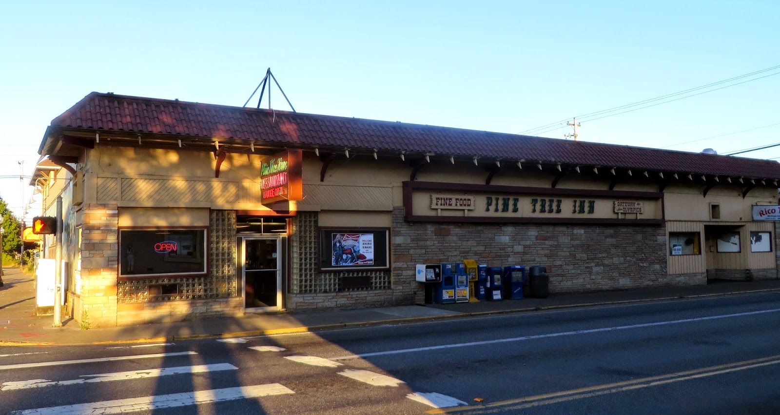 Blog 2241 Pine Tree Inn, Shelton, WA 7/25/2013