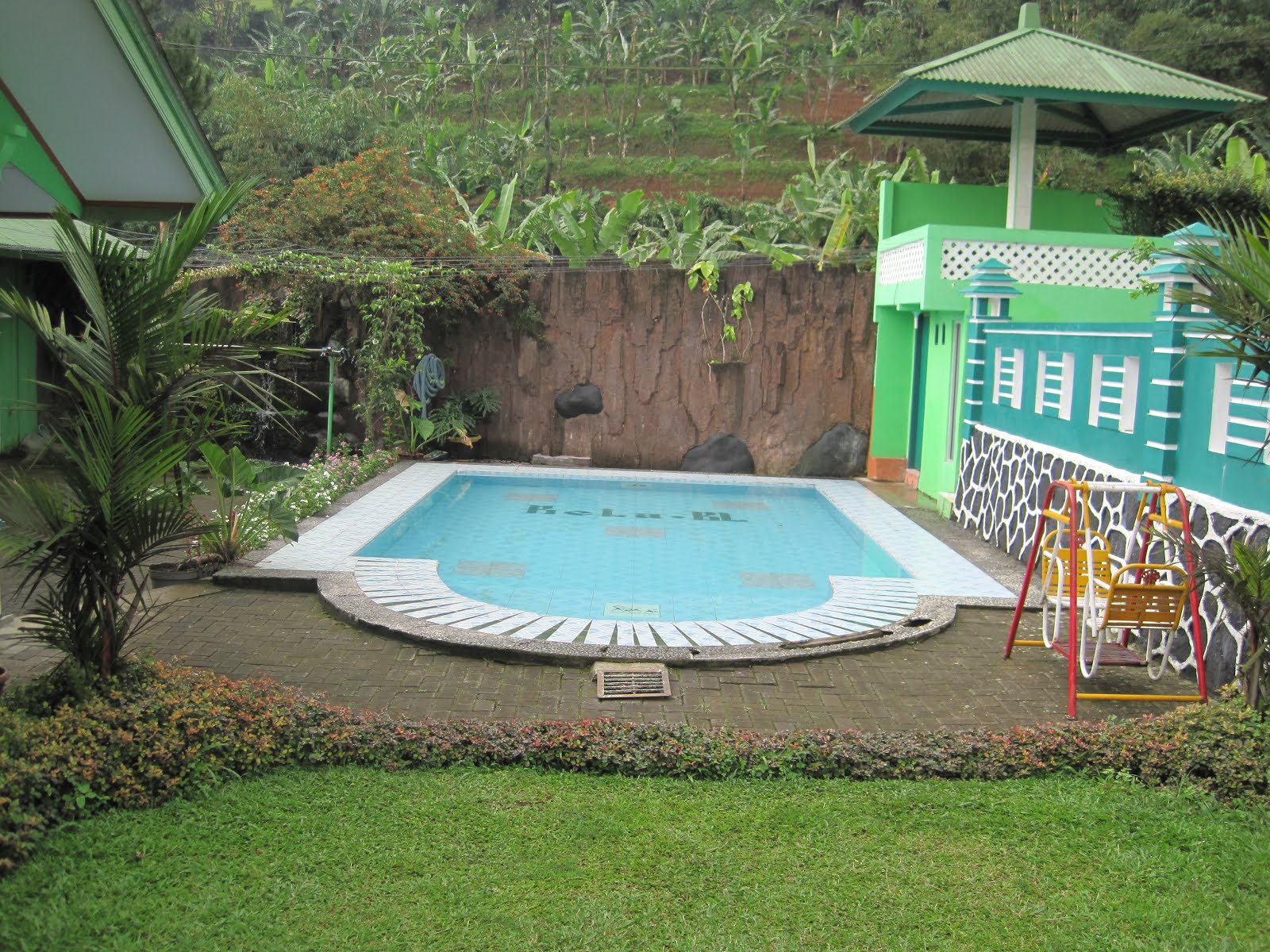 KOLAM RENANG ANAK