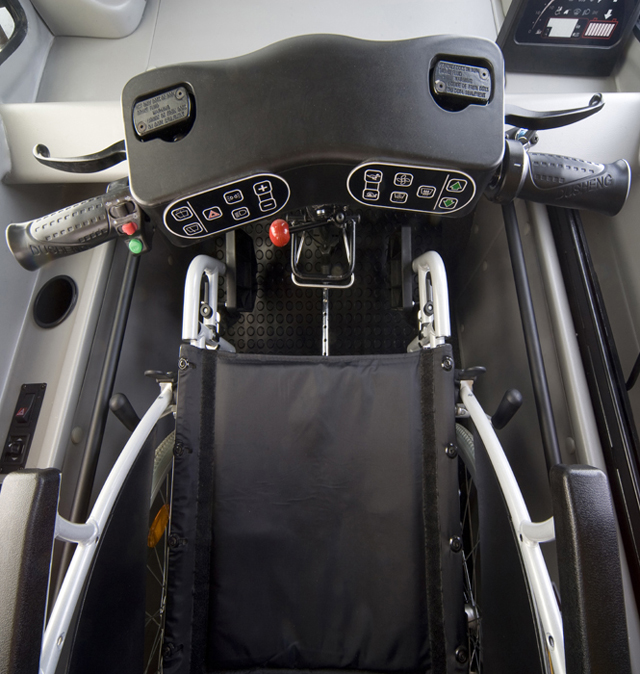 Empresa desenvolve carro elétrico para usuários de cadeiras de rodas