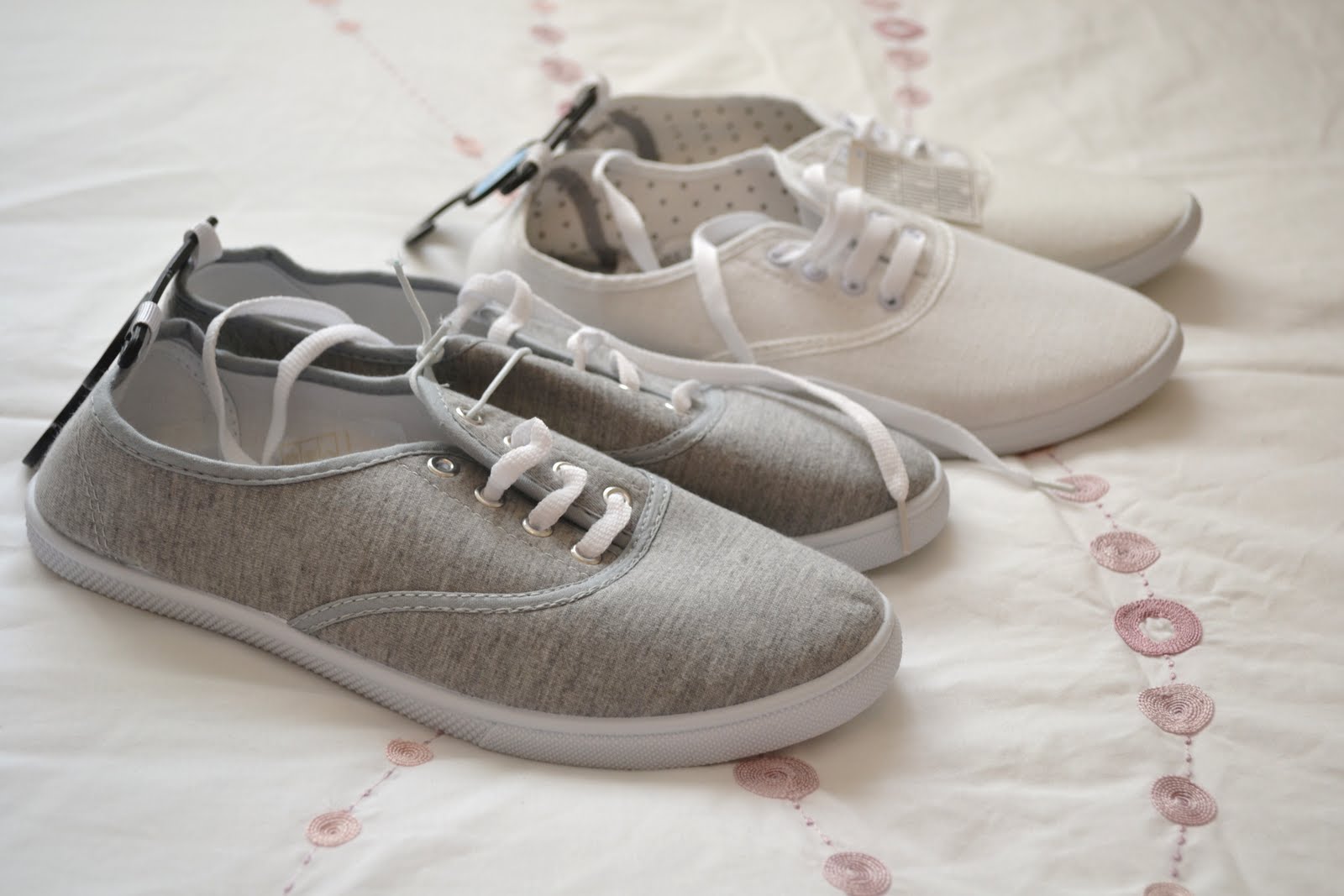 black plimsolls primark