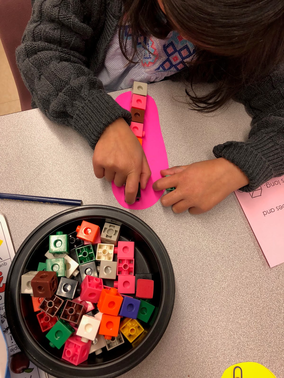 Measuring with cubes