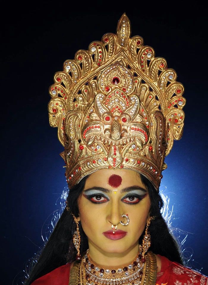 Anushka Shetty Stills From Panchakshari Movie Her real name is sweety shetty and she made her film debut in 2005 through the film ' super' directed by puri jagannath, for which she won the filmfare award for best supporting actress. anushka shetty blogger