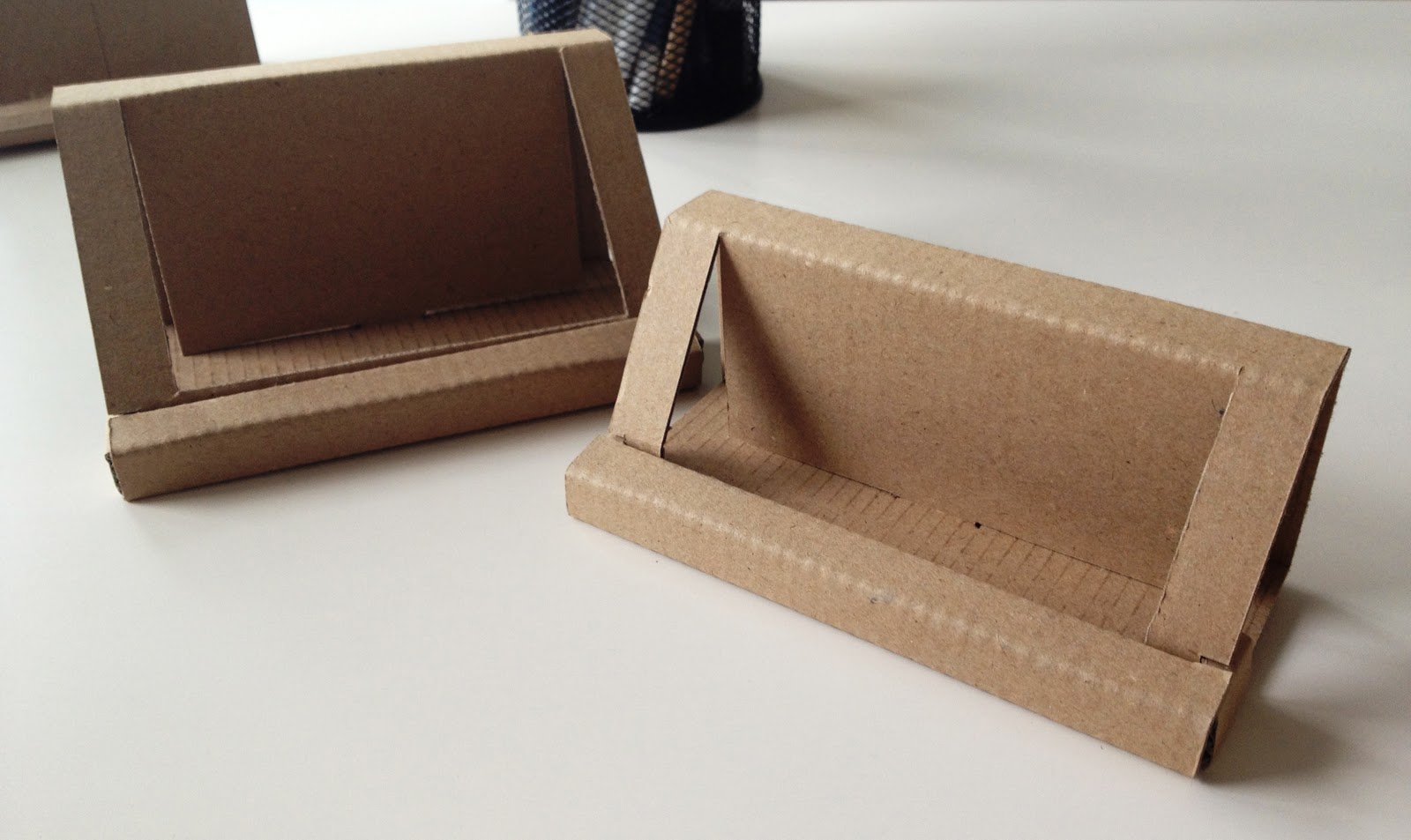 Runaway Prototype Design Cardboard business card holder reloaded