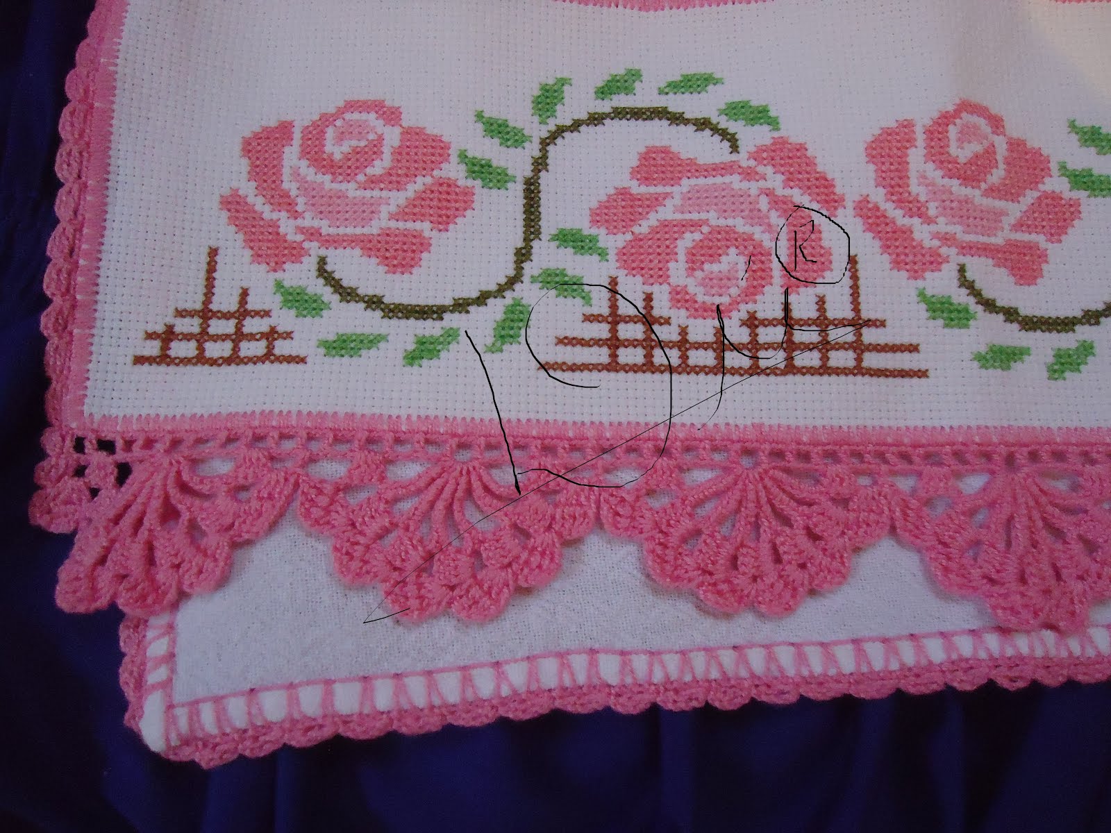 Mil Pudriqueiras®: Pano de Pratos, ponto Cruz e Barrinhas de Crochet.