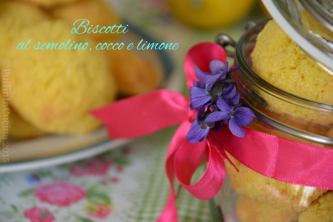 biscotti al semolino, cocco e limone...e benvenuto aprile ^_^